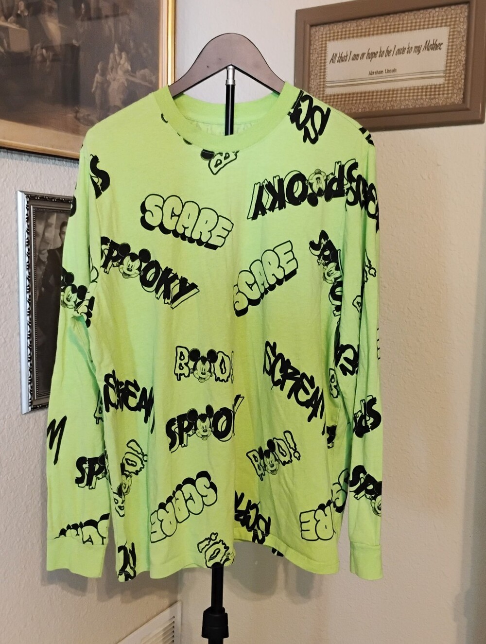 Disney Mickey Boo Spooky Scare Scream Size XL Halloween Long Sleeve Neon Green